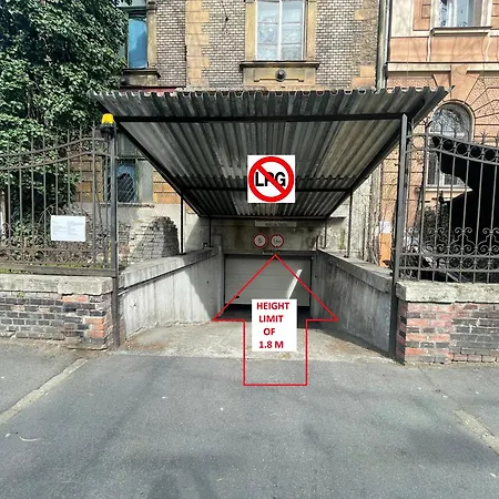 Inbp05 #freeparking * Budapest